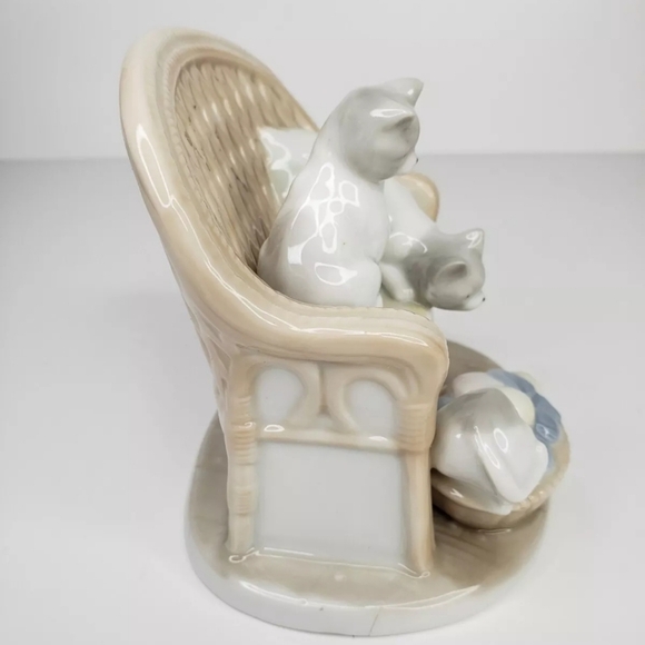 George Good 3 Kittens Playing On the Couch & In the Basket Tan-Blue Porcelain - Picture 4 of 12